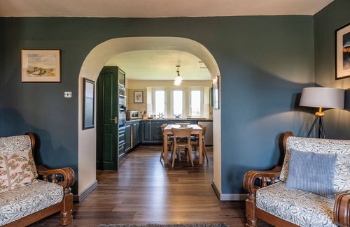 Norton St. Philip House | Gorgeous Rural 4BD Farm With Hot Tub