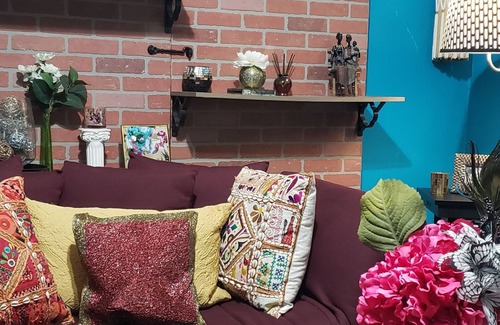 Downtown St. Louis Apartment | Gorgeous Spacious Full Apartment Close to Everything in St. Louis