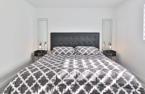 Fabreville House | Gorgeous | Spacious | Parking | Pool Table | Clean - Super host on Airbnb