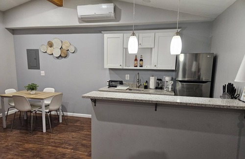 Springfield Apartment | Gorgeous Suite - 1 Bed, 1 Bath
