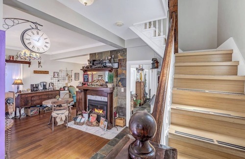 Glenwood Springs House | Gorgeous Suite at the Downtown Floradora House