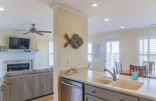 Topsail Beach House | Gorgeous, Summer Paradise, Serenity Point Topsail Beach - 2BR, 2.5BA