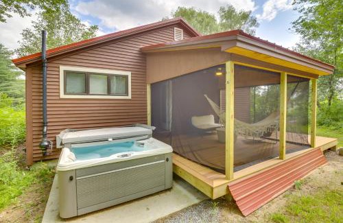 Hanover House | Gorgeous Sunday River Cabin with Saltwater Hot Tub!
