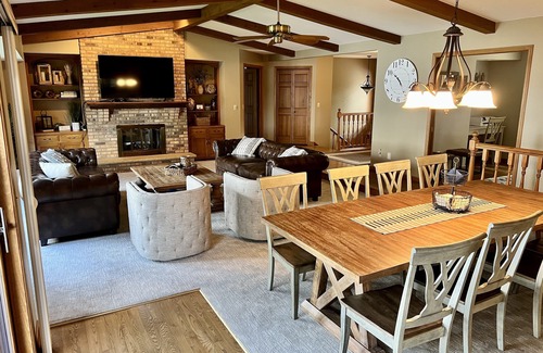Crosslake House | Gorgeous sunsets, walk/bike to town, beautiful beach