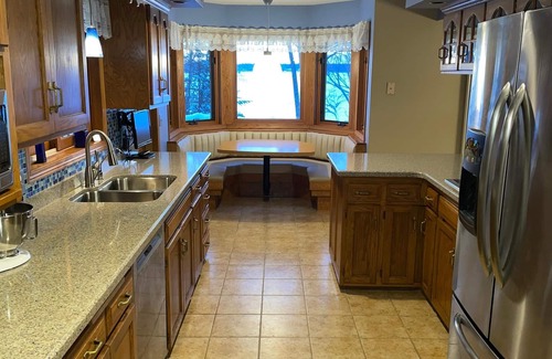 Crosslake House | Gorgeous sunsets, walk/bike to town, beautiful beach