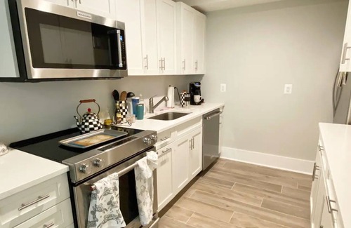 Brookmont Apartment | Gorgeous, Terrace Suite w/ 2BD 2BA, 5min from D.C. Brand new renovation