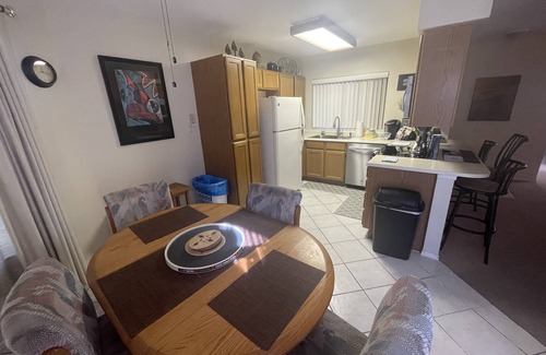 Alta Mesa Community Association Condo | Gorgeous three-bedroom, fully furnished condo with pool, spa, laundry