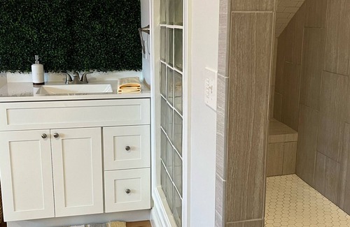 Old Saybrook Center Apartment | Gorgeous top floor, high ceiling & brand new apartment!