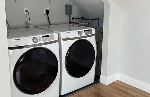Old Saybrook Center Apartment | Gorgeous top floor, high ceiling & brand new apartment!