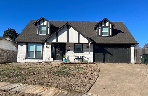 Owasso House | Gorgeous two story cottage