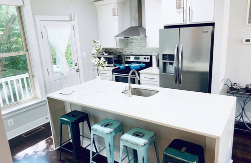 Northeast House | Gorgeous Upscale 4-Level Modern 4BR/3.5 BA Home with Parking Free Cancellation