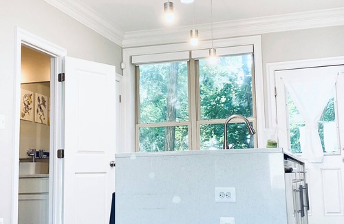 Northeast House | Gorgeous Upscale 4-Level Modern 4BR/3.5 BA Home with Parking Free Cancellation