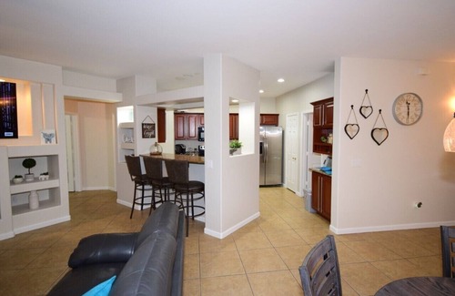 Alta Mesa Condo | GORGEOUS VACATION CONDO WITH HEATED POOL, SPA, FITNESS ROOM, PATIO, GARAGE