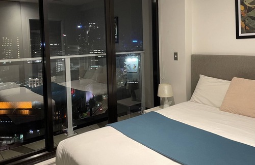 Grafton Apartment | Gorgeous Views 2 Bedroom Apartment-Self Check-in