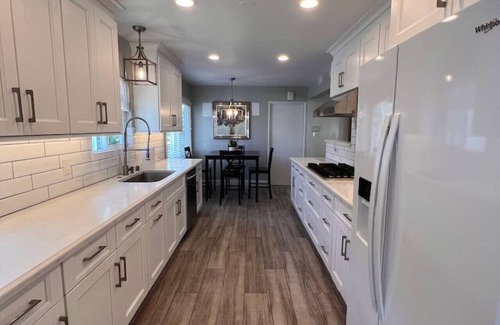 West Floral Park House | Gorgeous Villa 10 Mins to Disney