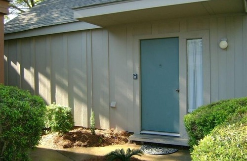 Palmetto Dunes Villa | Gorgeous Villa! Private Oceanfront Resort. Free Bikes, Beach Gear, Grill, Pools