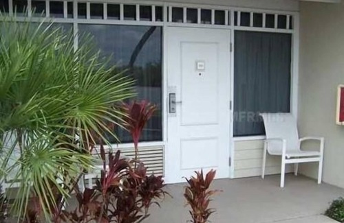 Ruskin Apartment | Gorgeous Water Getaway, Totally Renovated For Your Enjoyment