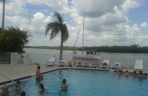 Ruskin Apartment | Gorgeous Water Getaway, Totally Renovated For Your Enjoyment