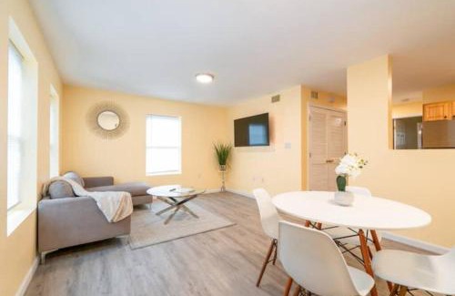 Fair Haven Apartment | Gorgeous Waterfront 2 Bedroom 1 Bath Modern Home.