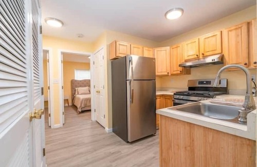 New Haven House | Gorgeous Waterfront 2 Bedroom 1 Bath Modern Home.