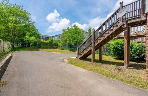 New Haven House | Gorgeous Waterfront 2 Bedroom 1 Bath Modern Home.