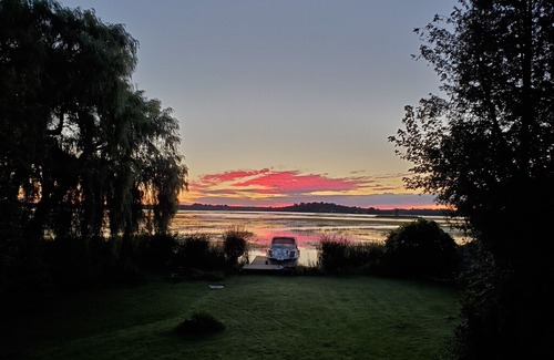 Kawartha Lakes House | Gorgeous Waterfront Pigeon Lake Cottage 15mins from Bobcaygeon