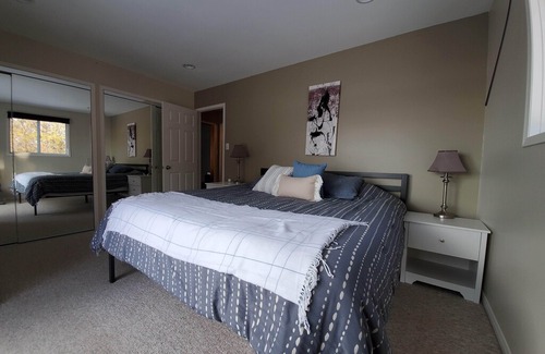 Kawartha Lakes House | Gorgeous Waterfront Pigeon Lake Cottage 15mins from Bobcaygeon