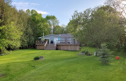 Kawartha Lakes House | Gorgeous Waterfront Pigeon Lake Cottage 15mins from Bobcaygeon