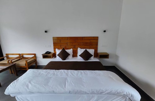 Chachian Hotel | Goroomgo Bagora Heights Palampur