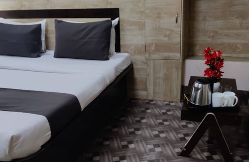 Chinar Park Hotel | Goroomgo Dash Living Kolkata
