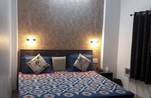 Charbagh Hotel | Goroomgo Kanha Inn Lucknow