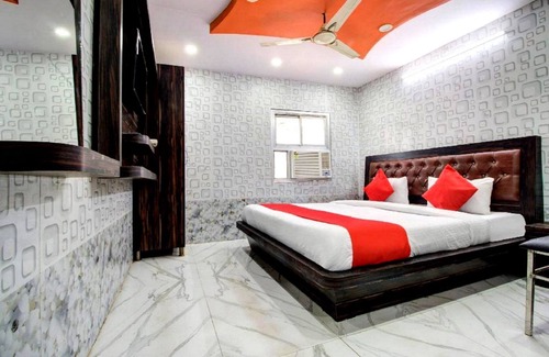 Charbagh Hotel | Goroomgo Krishna Palace Charbagh Lucknow