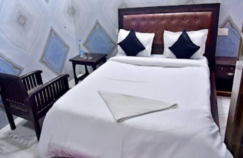 Charbagh Hotel | Goroomgo Krishna Palace Charbagh Lucknow