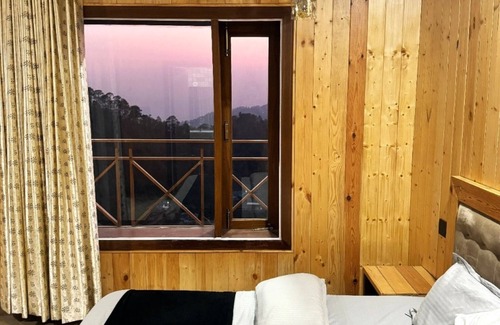 Smanora Range Hotel | Goroomgo UK Homestay Nainital