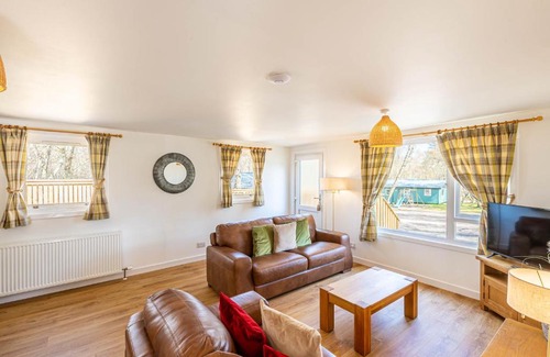 East Lewiston Apartment | Gorse Lodge 9 with Hot Tub