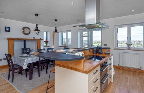 Cemaes Bay Cottage | Gorwel Manaw - a cottage that sleeps 6 guests in 4 bedrooms