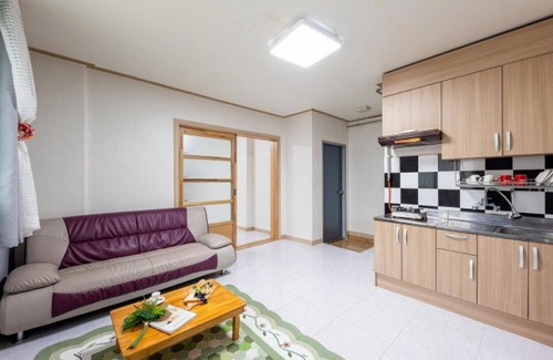 Toseong House | Goseong 1 Night 2 Day Pension