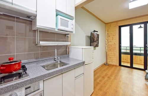 Toseong House | Goseong Hayanpado Pension