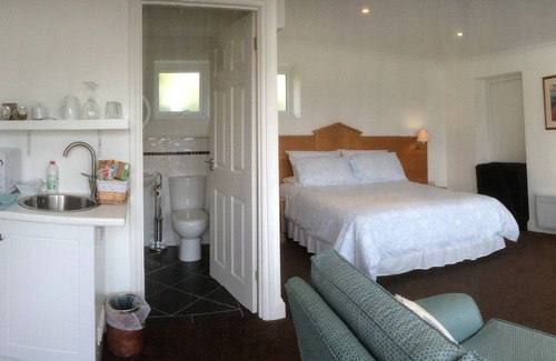 Gosfield Hotel | Gosfield Lake Resort