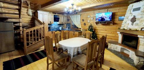 Myhove Cabin | Gostynniy Dvir in Forest Коттеджи