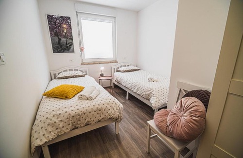 Kobarid Apartment | Gotar Apartment with Garden