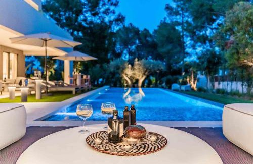 Urbanitzacio Gotmar Villa | Gotmar Beach Is A Modern