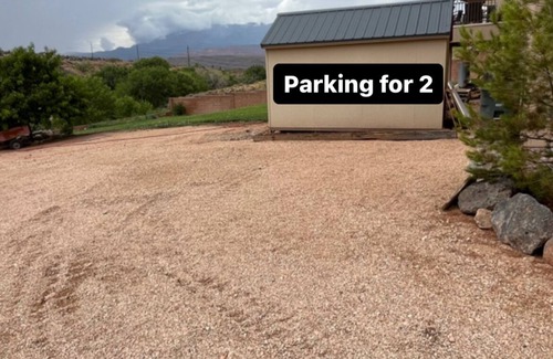 Hurricane Apartment | Gould’s Hideaway off street parking, close to Sand Hollow, Quail & Zion.