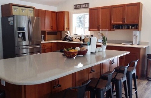 Basalt House | Gourmet Farmhouse views and Comfort in Willits, Co with Hot tub close to skiing
