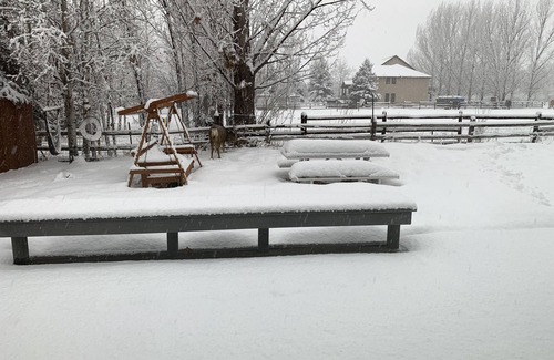 Basalt House | Gourmet Farmhouse views and Comfort in Willits, Co with Hot tub close to skiing