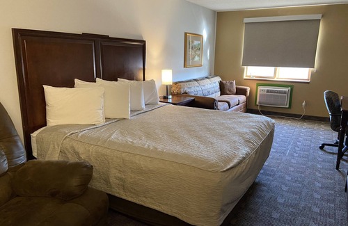 Pierre Hotel | Governor's Inn a Travelodge by Wyndham