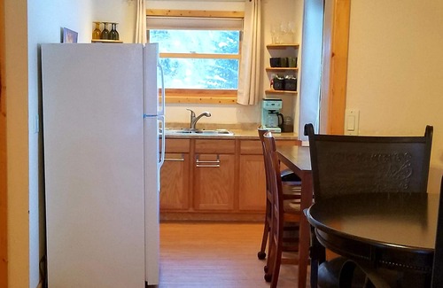 Lake City Apartment | Gowdy Suite 2. 2 Queen Bed 2 Bath , Free Wifi, Open All Year Gowdy Property