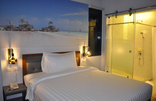 Barangay Poblacion Hotel | GQ Plaza