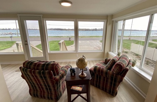 Algonac House | Graber's River Getaway! Awesome freighter views -great work from home location.