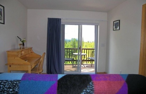 Talkeetna Bed & Breakfast | Grace and Bill's Freedom Hills